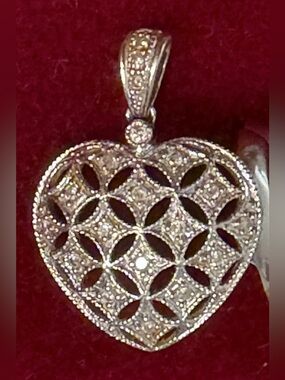 Vintage 14 K Solid Gold Delmar Diamond Locket